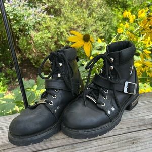 Xelement Motorcycle Boots 8 Preowned in Used Condition Scratched and Worn at Top